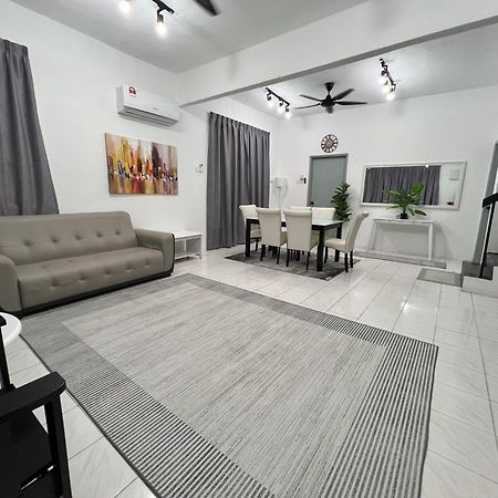 Rumah Melati By Impian Homestay Klia-Salak Tinggi-Nilai Sepang Dış mekan fotoğraf